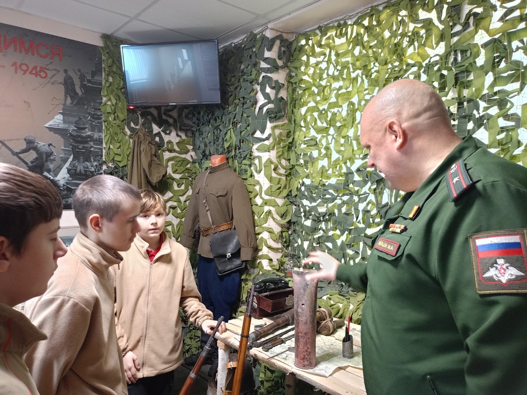 Урок мужества: 7 &quot;В&quot; класс школы №1 посетил Зал Воинской Славы.