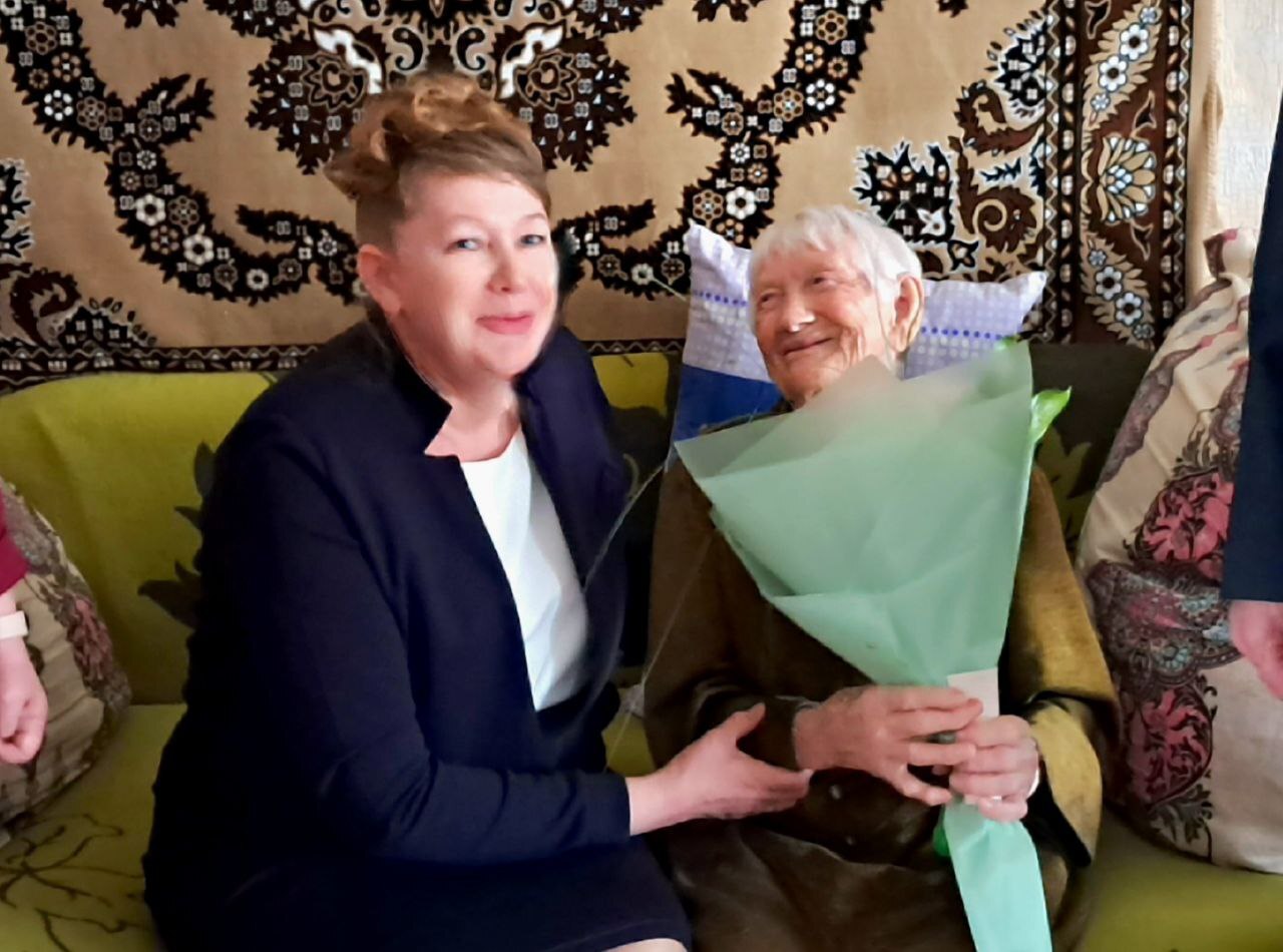 Вручение медали &quot;80 лет Победы &quot; Екатерине Пантелеевне Филиппенко..
