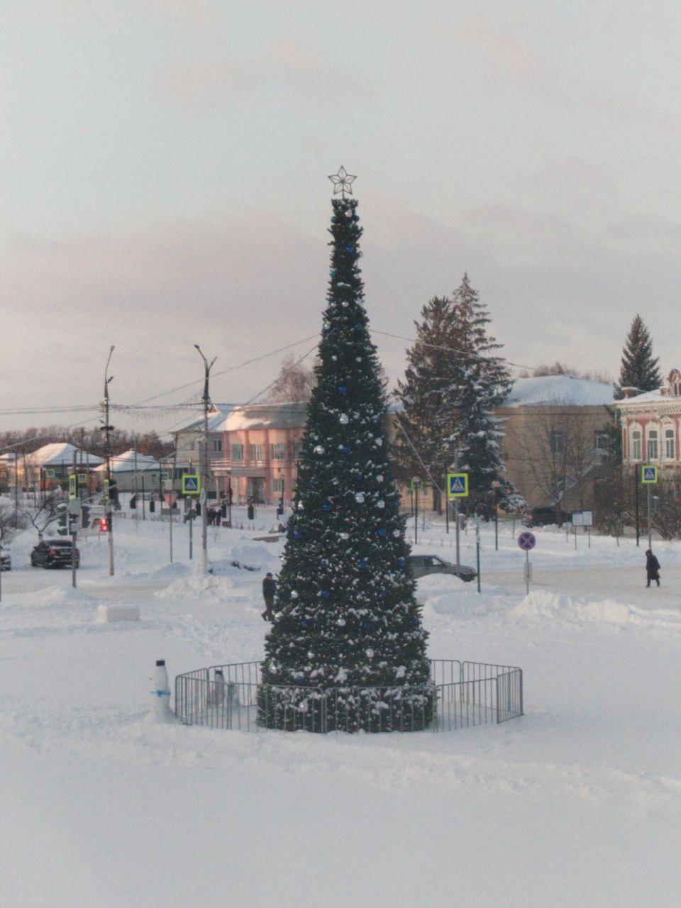 На центральной площади города пройдёт открытие городской ёлки.