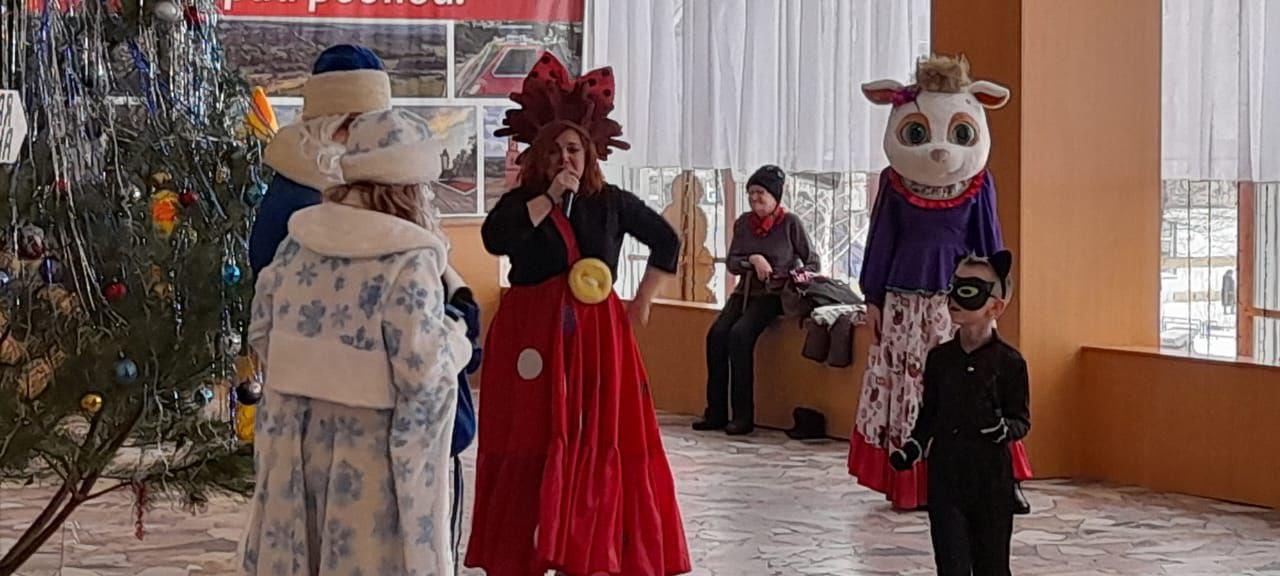 В Центре творчества и досуга прошло новогоднее представление для детей.